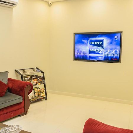 Pan Emirates Hotel Apartments Шарджа Екстериор снимка