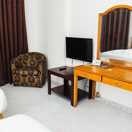 Pan Emirates Hotel Apartments Шарджа Екстериор снимка