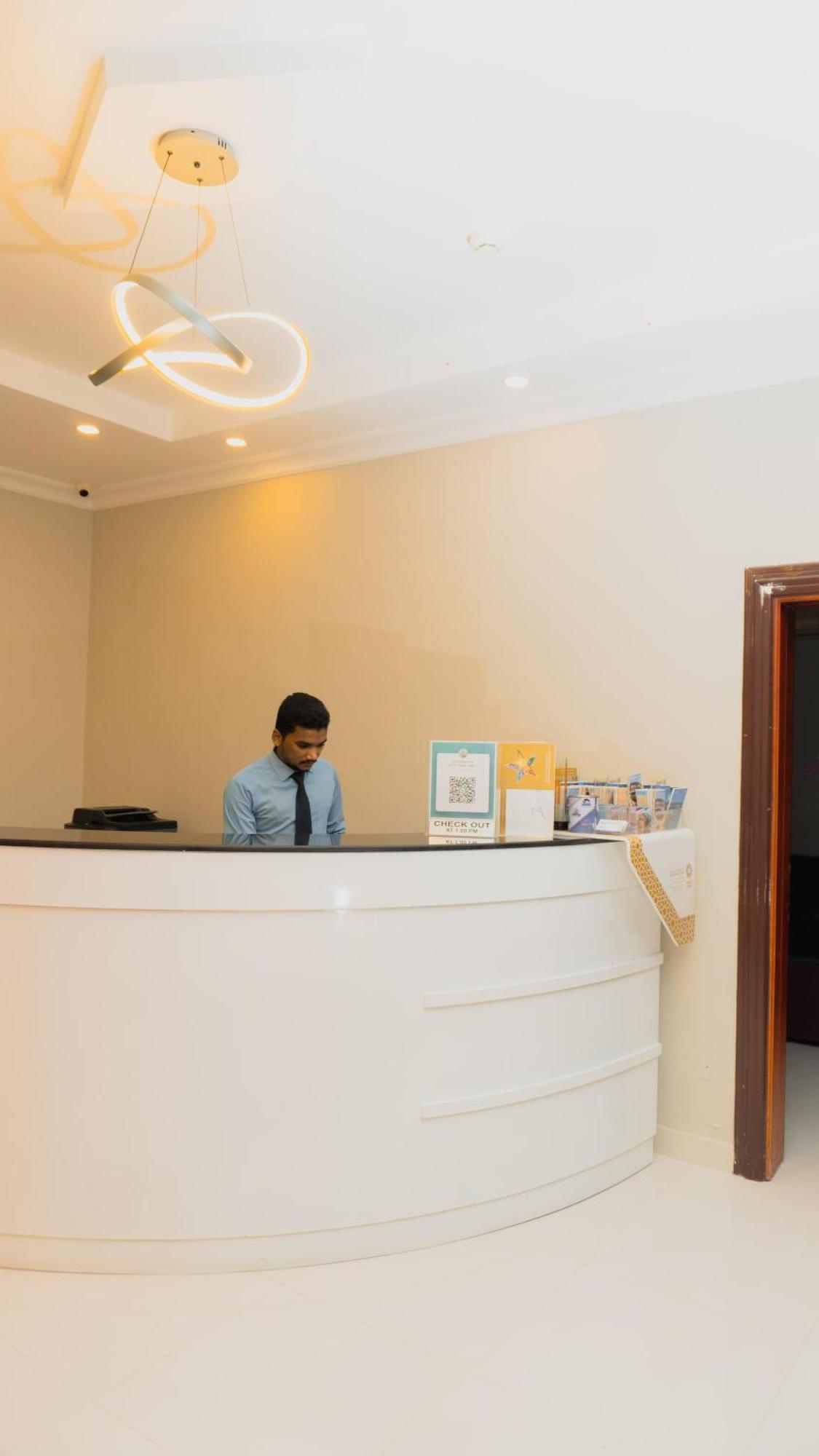Pan Emirates Hotel Apartments Шарджа Екстериор снимка